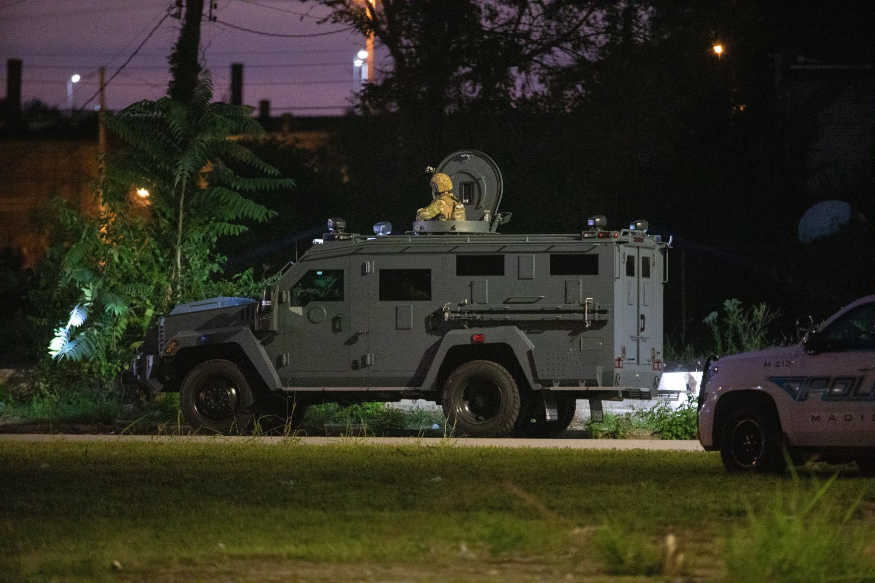 Manhunt after multiple victims shot in East St. Louis